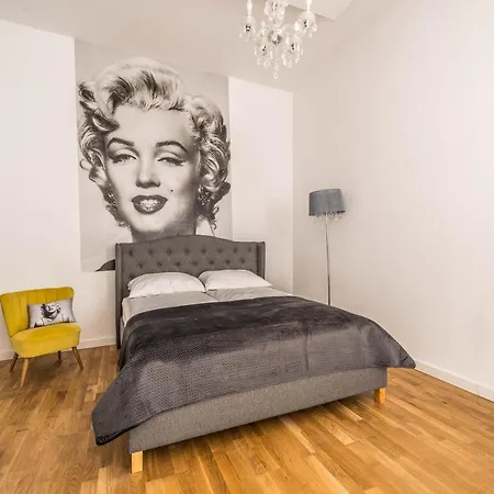 Apartament Marilyn W Kamienicy Wicherkiewiczow Poznań Eksteriør bilde